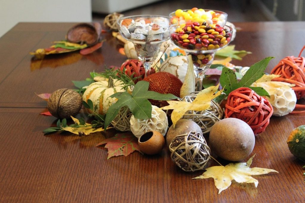 Thankgiving table decoration fall outono decoracao mesa candy balas